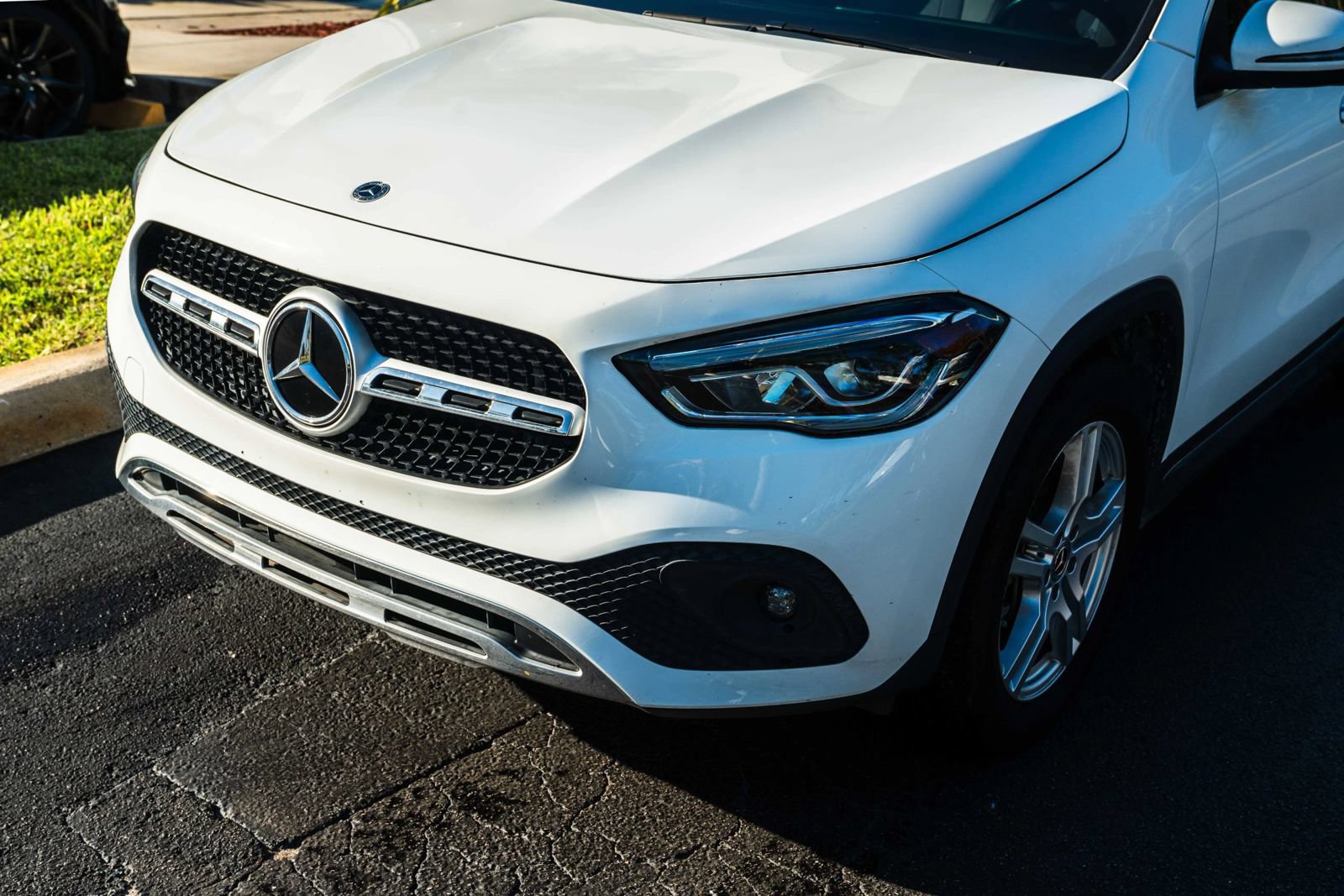 Used 2022 Mercedes-Benz GLA 250 4MATIC w/ Premium Package image 6