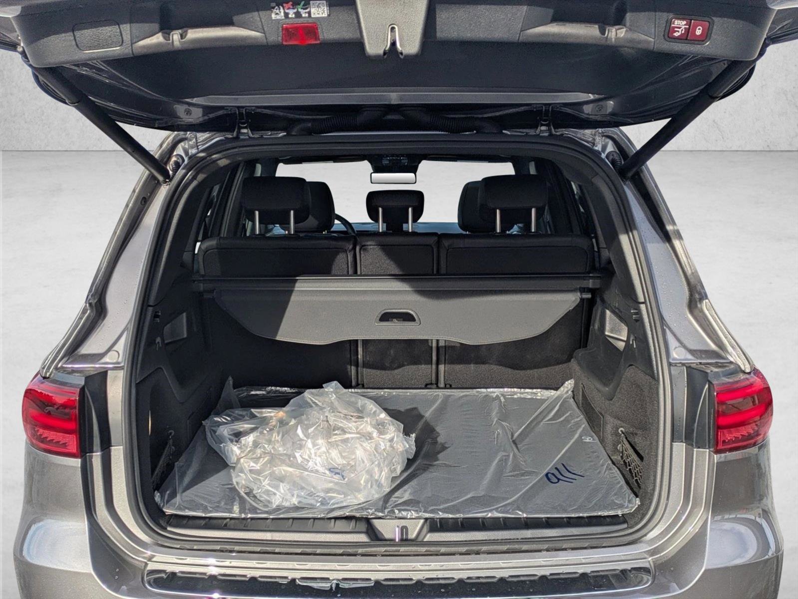 New 2026 Mercedes-Benz GLB 250 4MATIC image 6