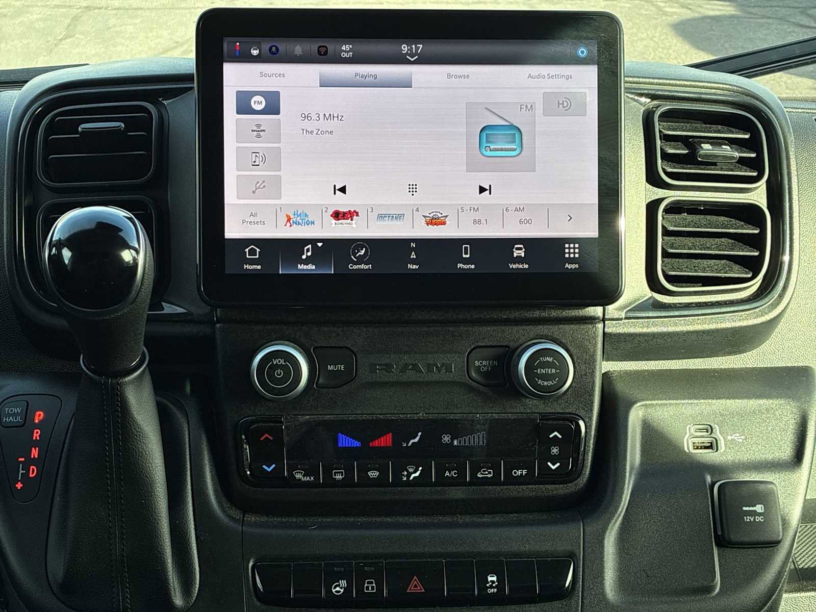 Used 2024 RAM ProMaster 3500 w/ Premium Convenience Group image 12