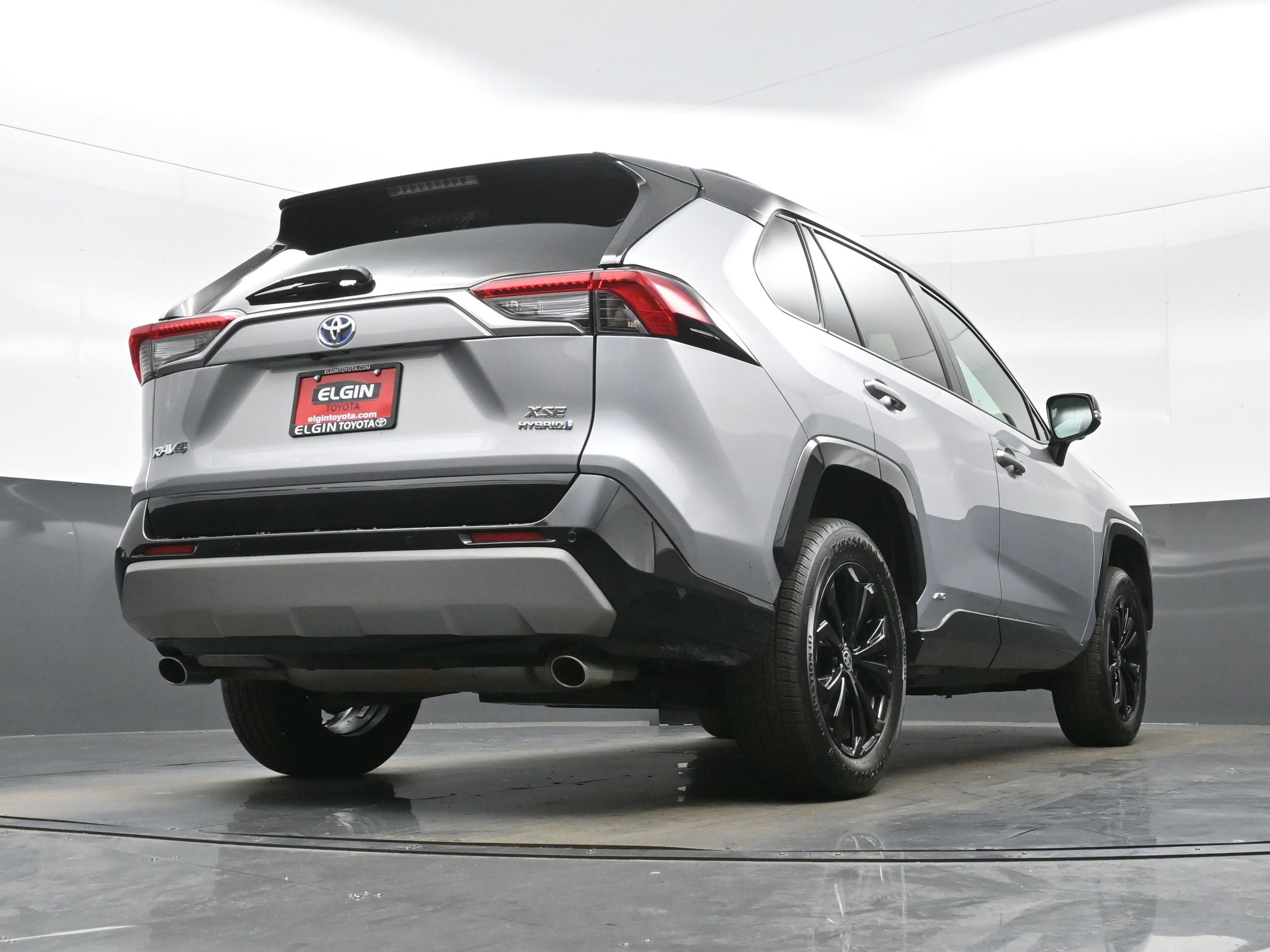 Used 2024 Toyota RAV4 XSE w/ Advanced Technology Package AWD/4WD image 32