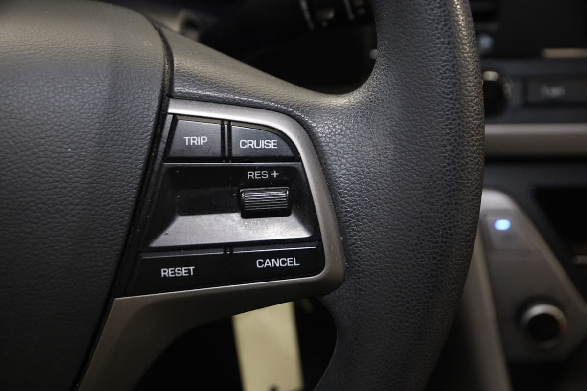 Used 2018 Hyundai Elantra SE FWD image 27