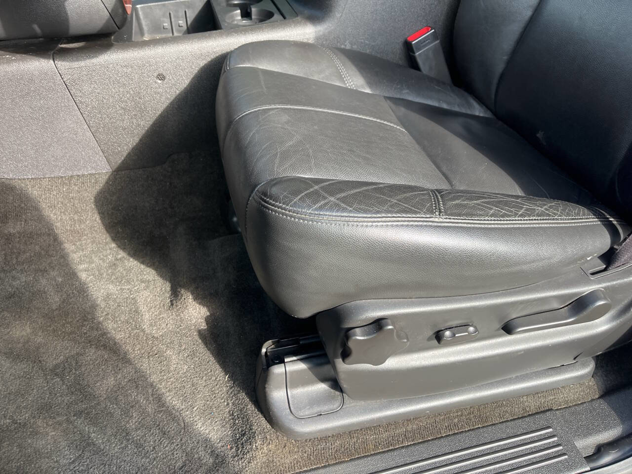 Used 2013 Chevrolet Tahoe LT AWD/4WD image 18
