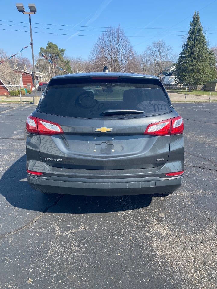 Used 2021 Chevrolet Equinox LS w/ LS Convenience Package AWD/4WD image 2
