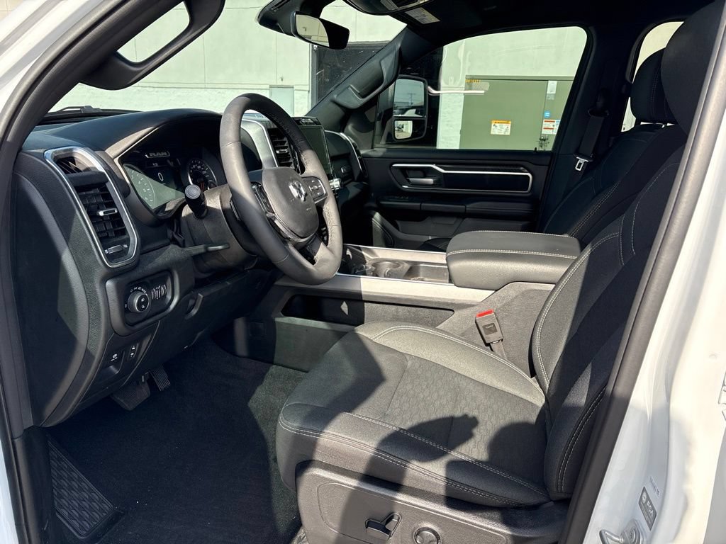 Used 2025 RAM 1500 Big Horn AWD/4WD image 8