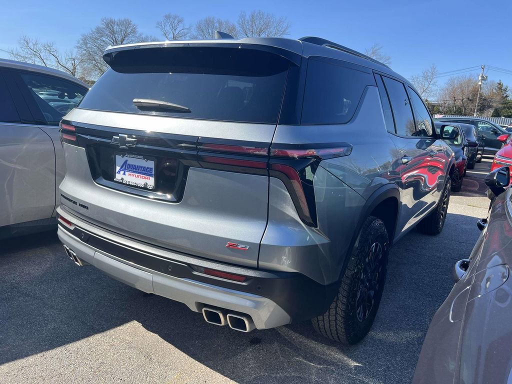 Used 2024 Chevrolet Traverse Z71 image 7