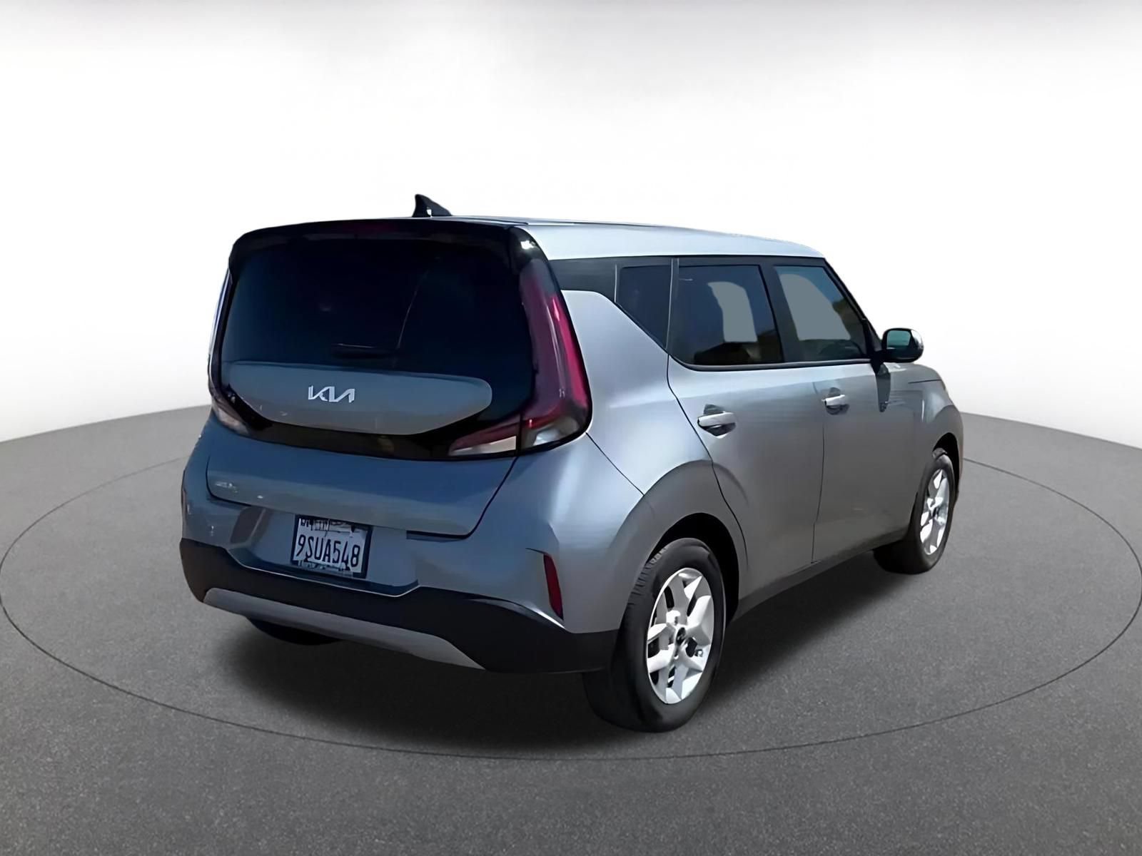 Used 2025 Kia Soul LX w/ LX Technology Package FWD image 14