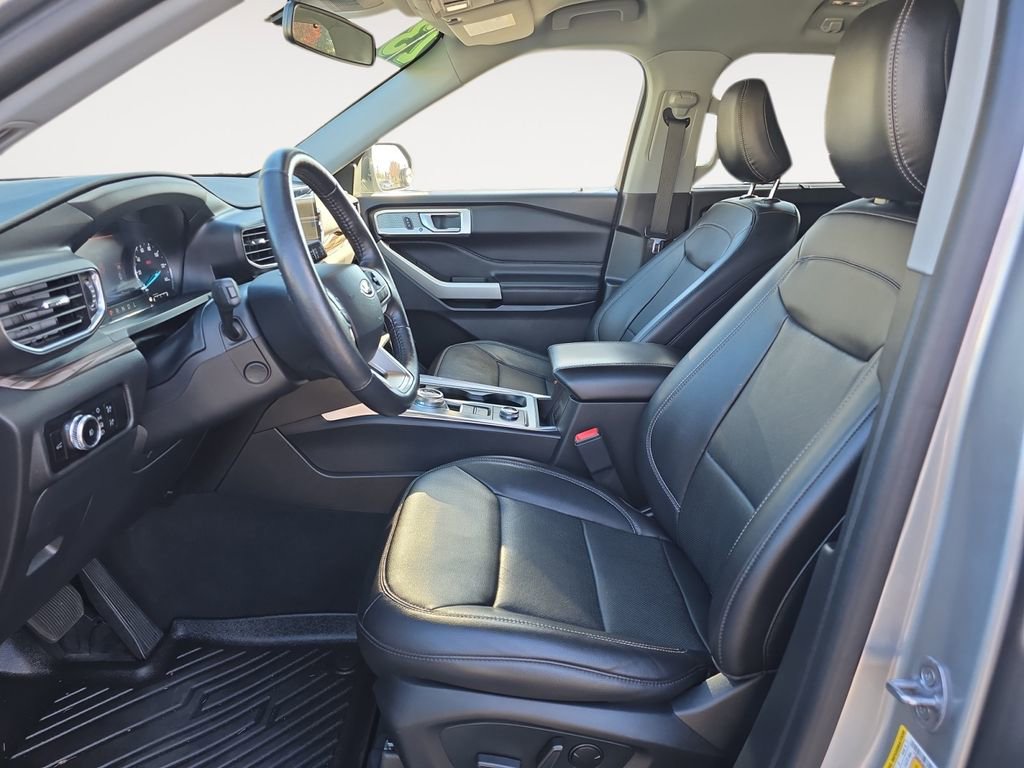 Used 2023 Ford Explorer Limited w/ Equipment Group 301A image 10