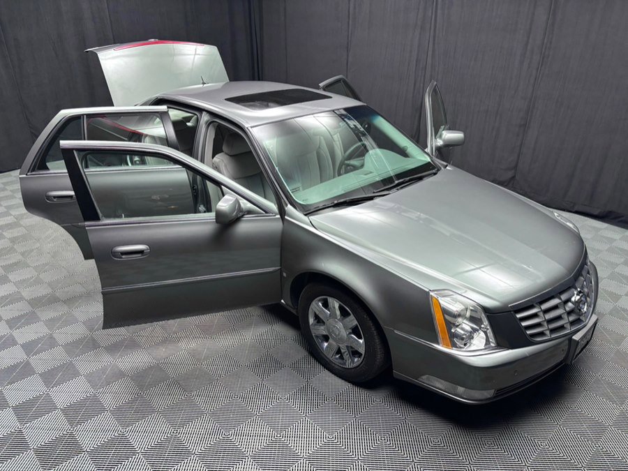 Used 2007 Cadillac DTS Luxury I w/ Sun And Sound Package image 21
