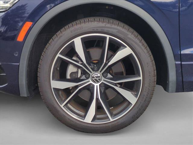 Used 2022 Volkswagen Tiguan SEL R-Line AWD/4WD image 9