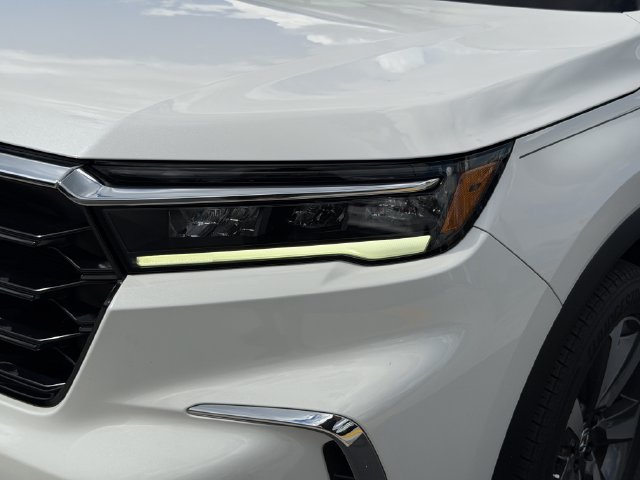 Certified 2024 Honda Pilot Touring image 10