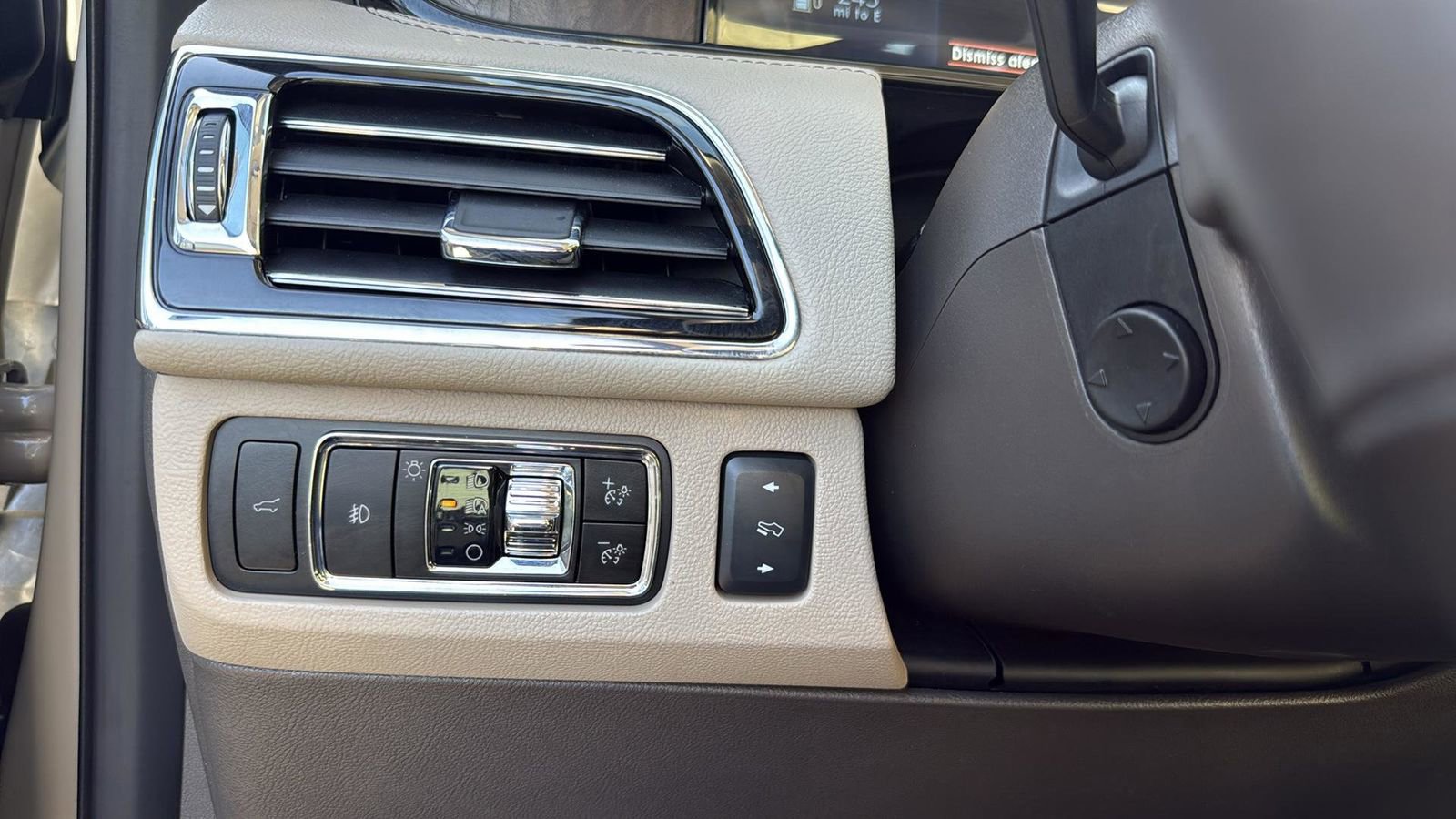 Used 2023 Lincoln Navigator L Reserve image 18