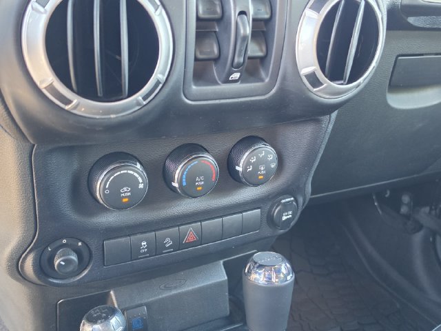 Used 2015 Jeep Wrangler Unlimited Sport AWD/4WD image 25