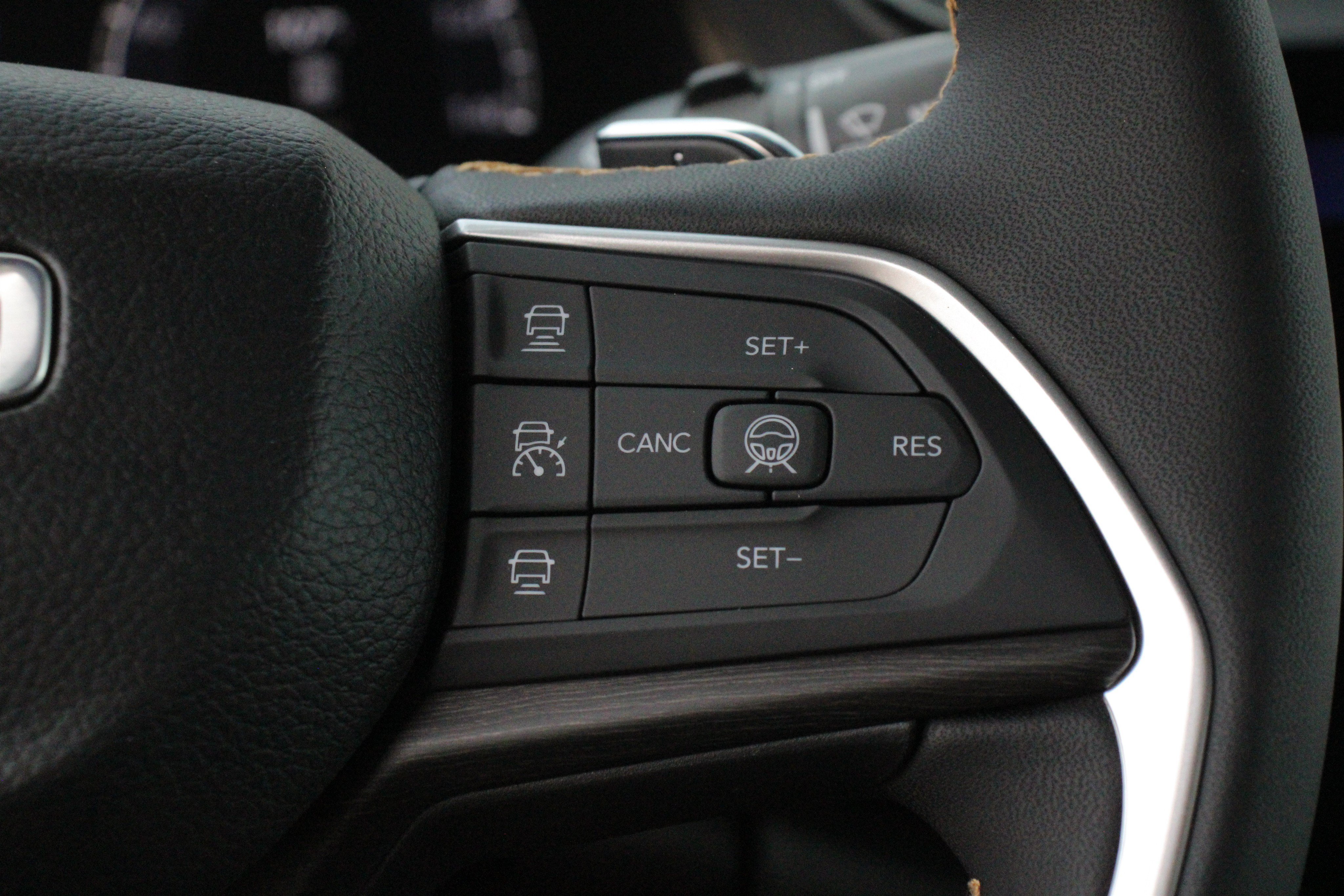 New 2026 Jeep Grand Cherokee L Limited AWD/4WD image 9