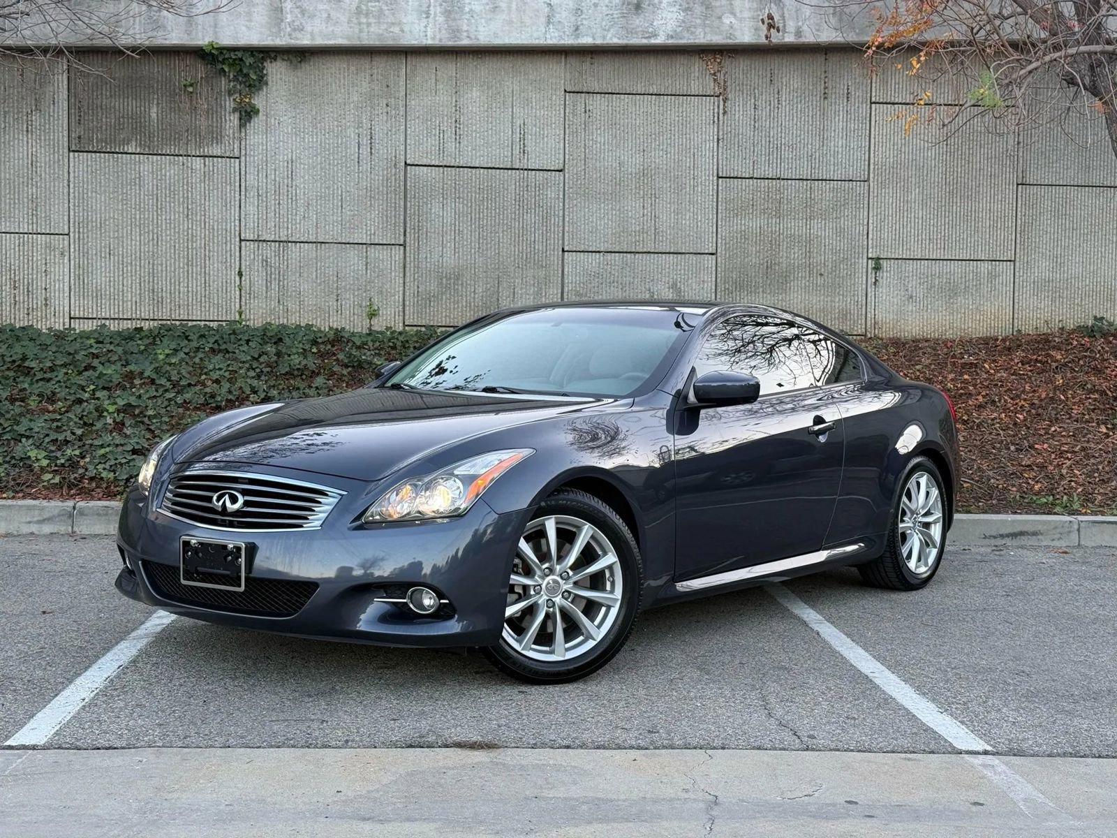 Used 2011 INFINITI G37 Journey w/ Premium Pkg