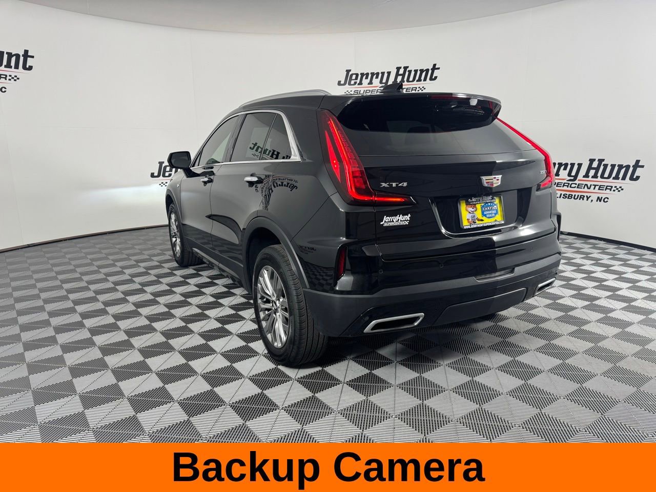 Used 2025 Cadillac XT4 Premium Luxury image 8