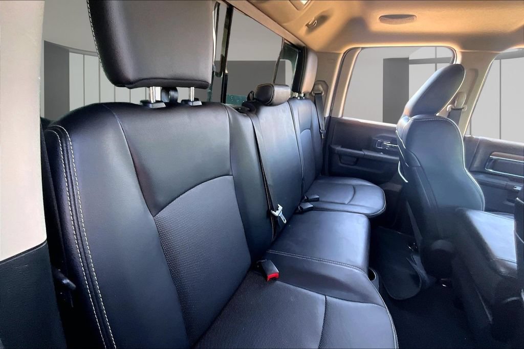 Used 2017 RAM 1500 Laramie RWD image 29