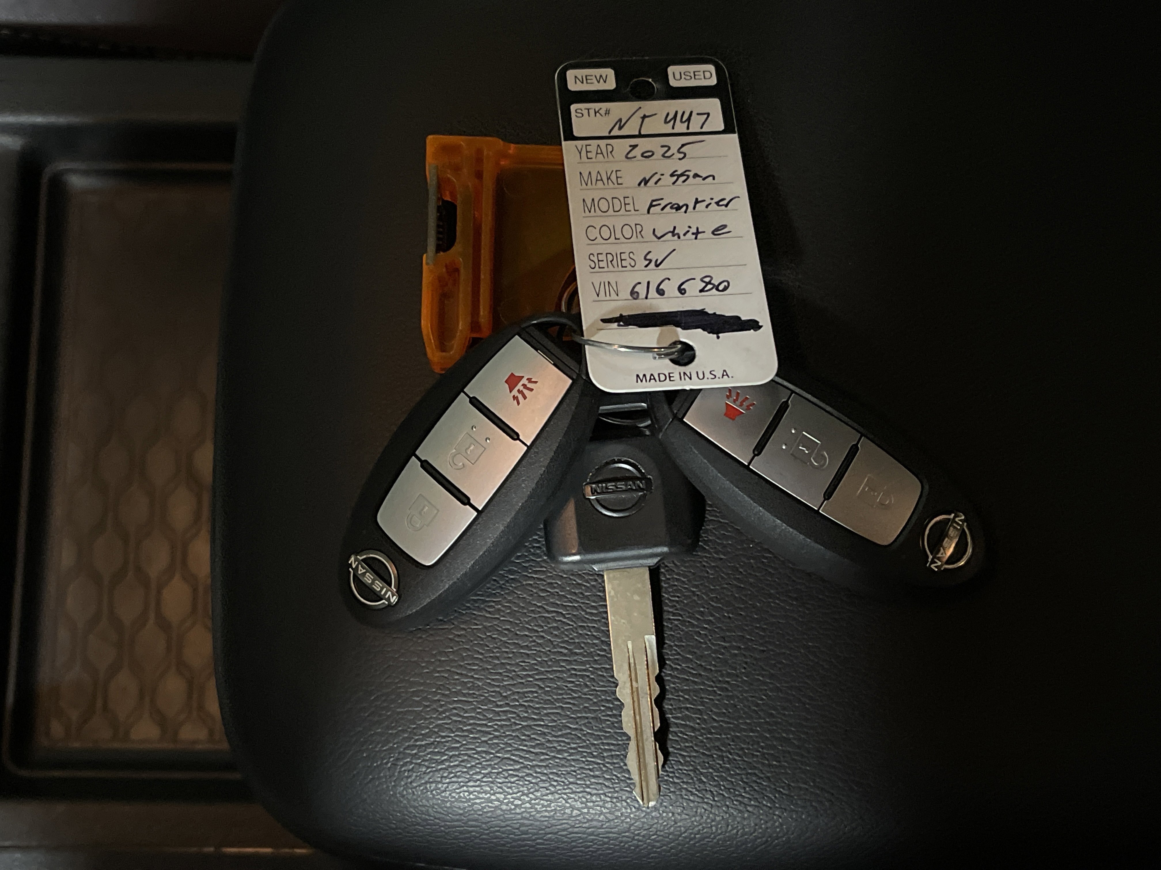 Used 2025 Nissan Frontier SV image 26