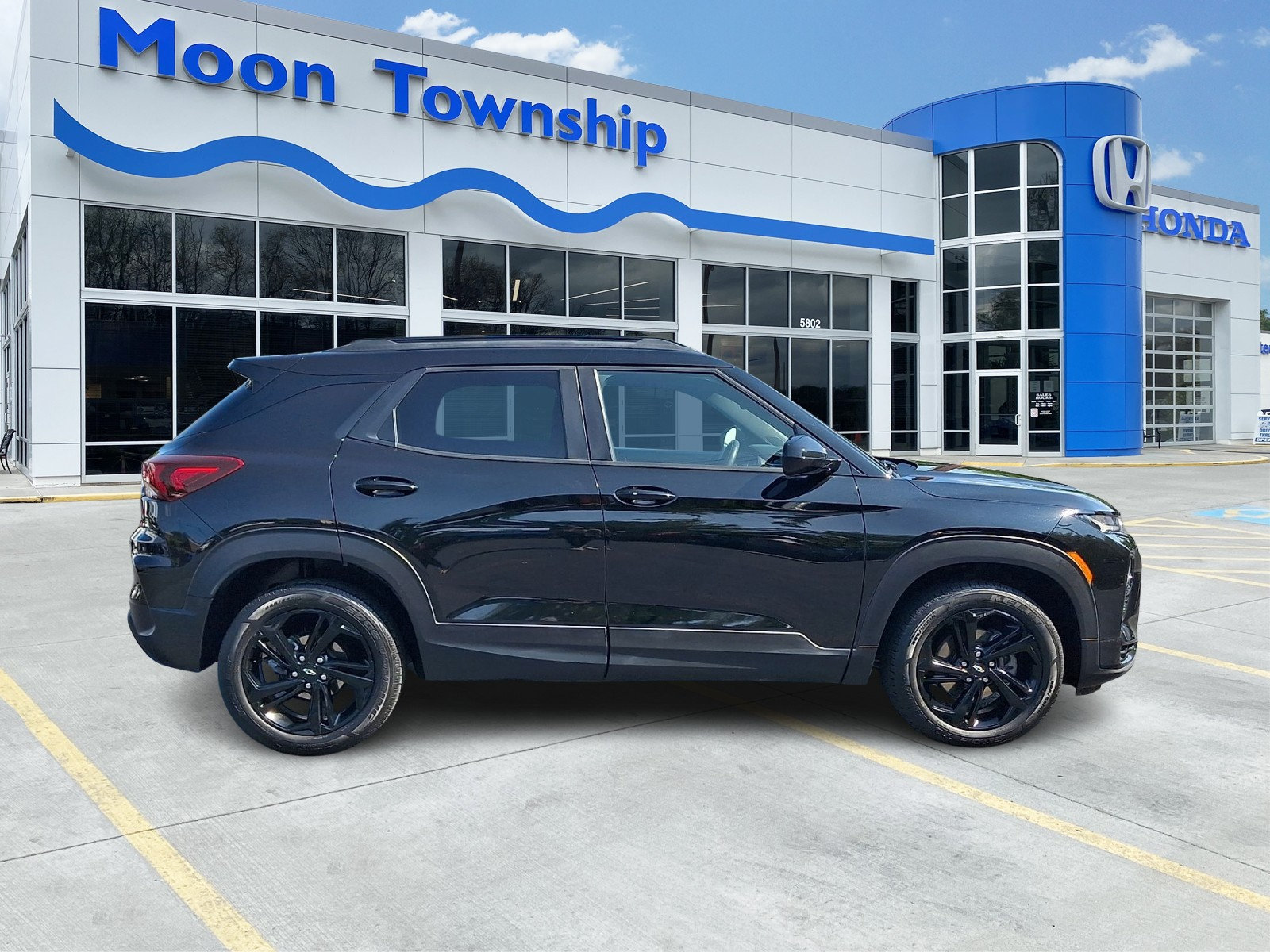 Used 2022 Chevrolet TrailBlazer RS w/ Technology Package AWD/4WD image 7
