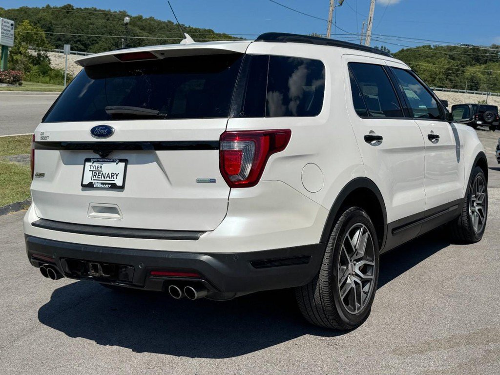 Used 2019 Ford Explorer Sport AWD/4WD image 4