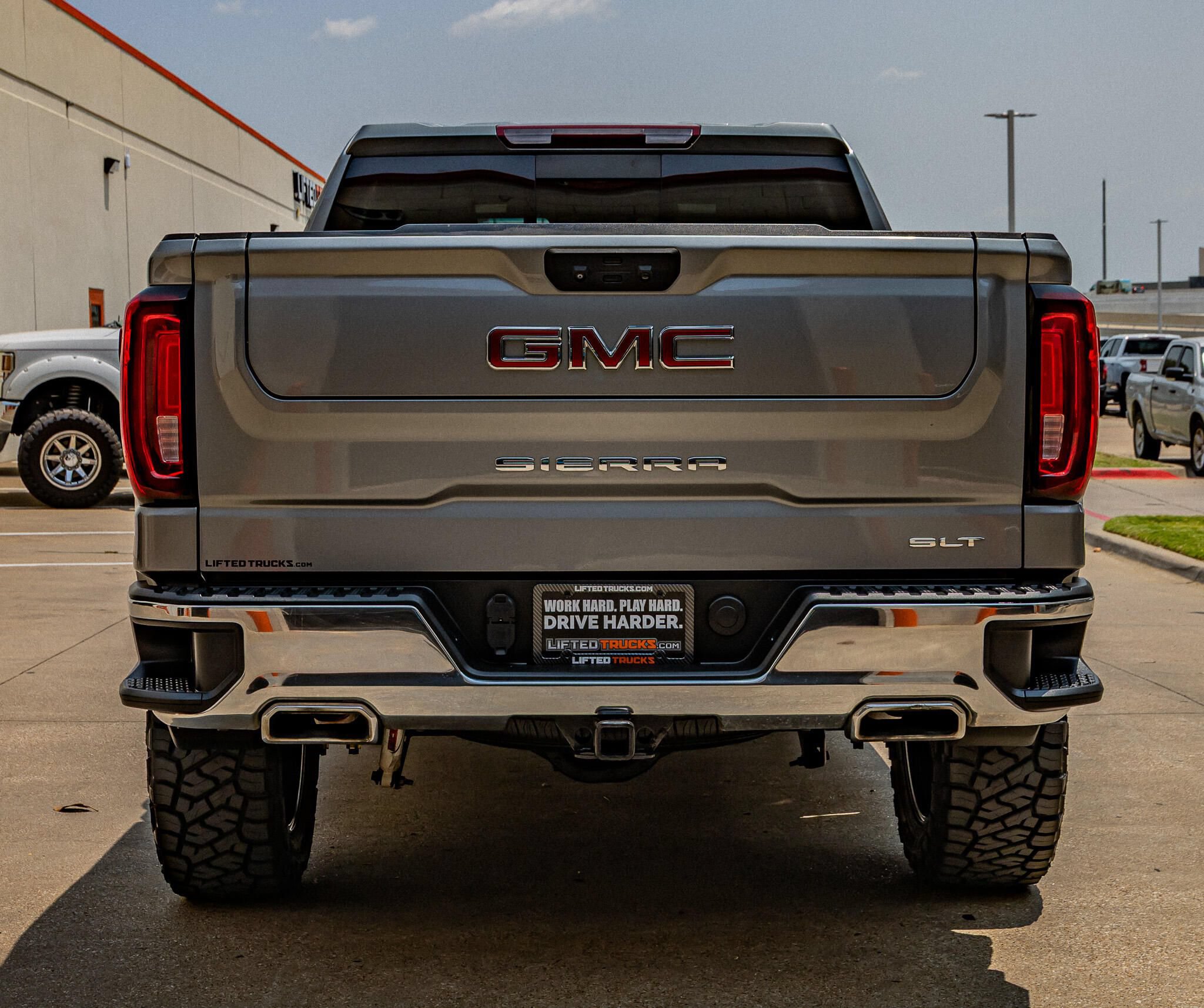 Used 2023 GMC Sierra 1500 SLT w/ SLT Premium Package AWD/4WD image 8