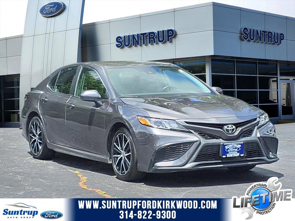 Used 2021 Toyota Camry SE w/ Carpet Mat Package (TMS)
