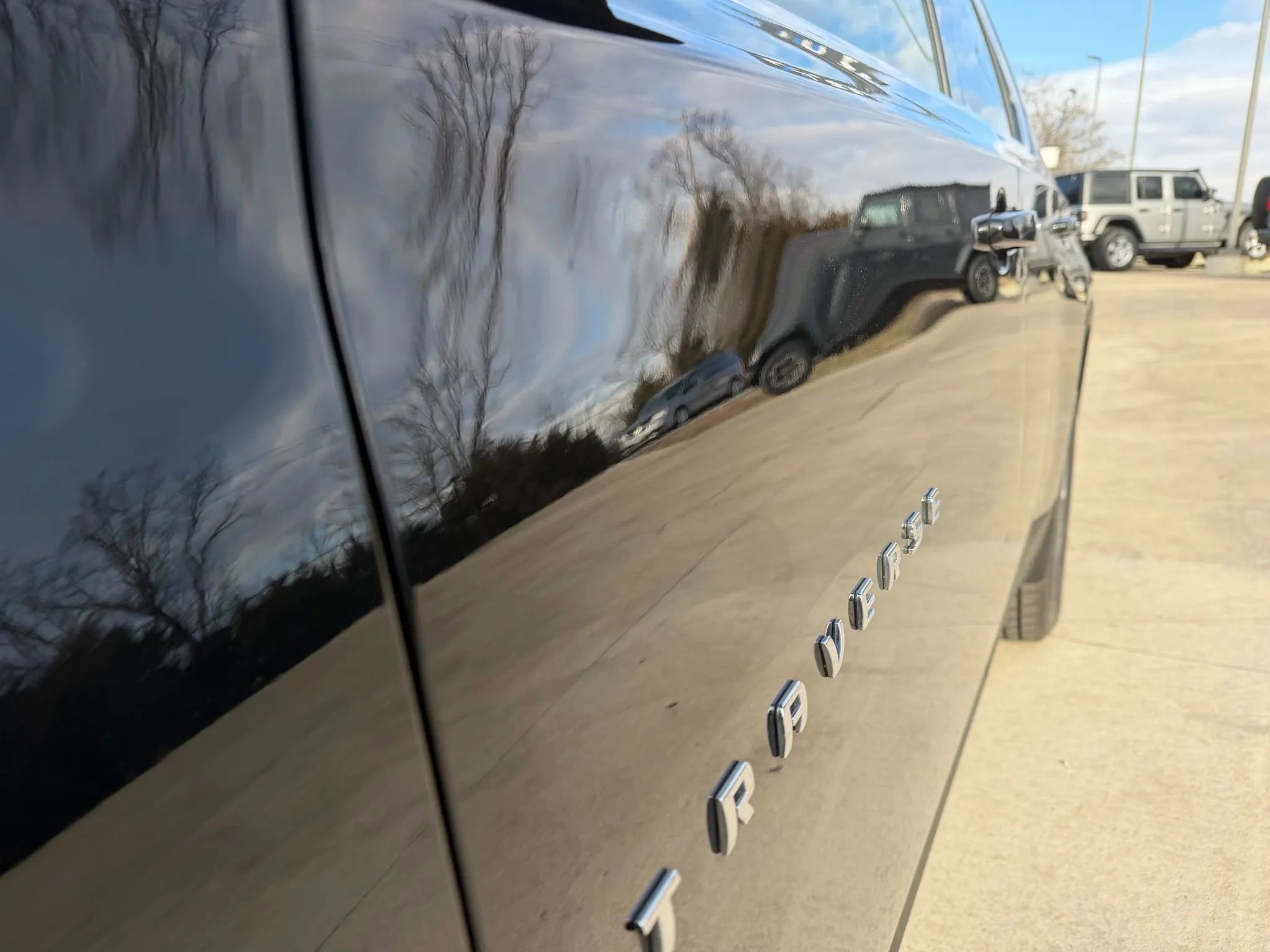 Used 2022 Chevrolet Traverse LT image 70