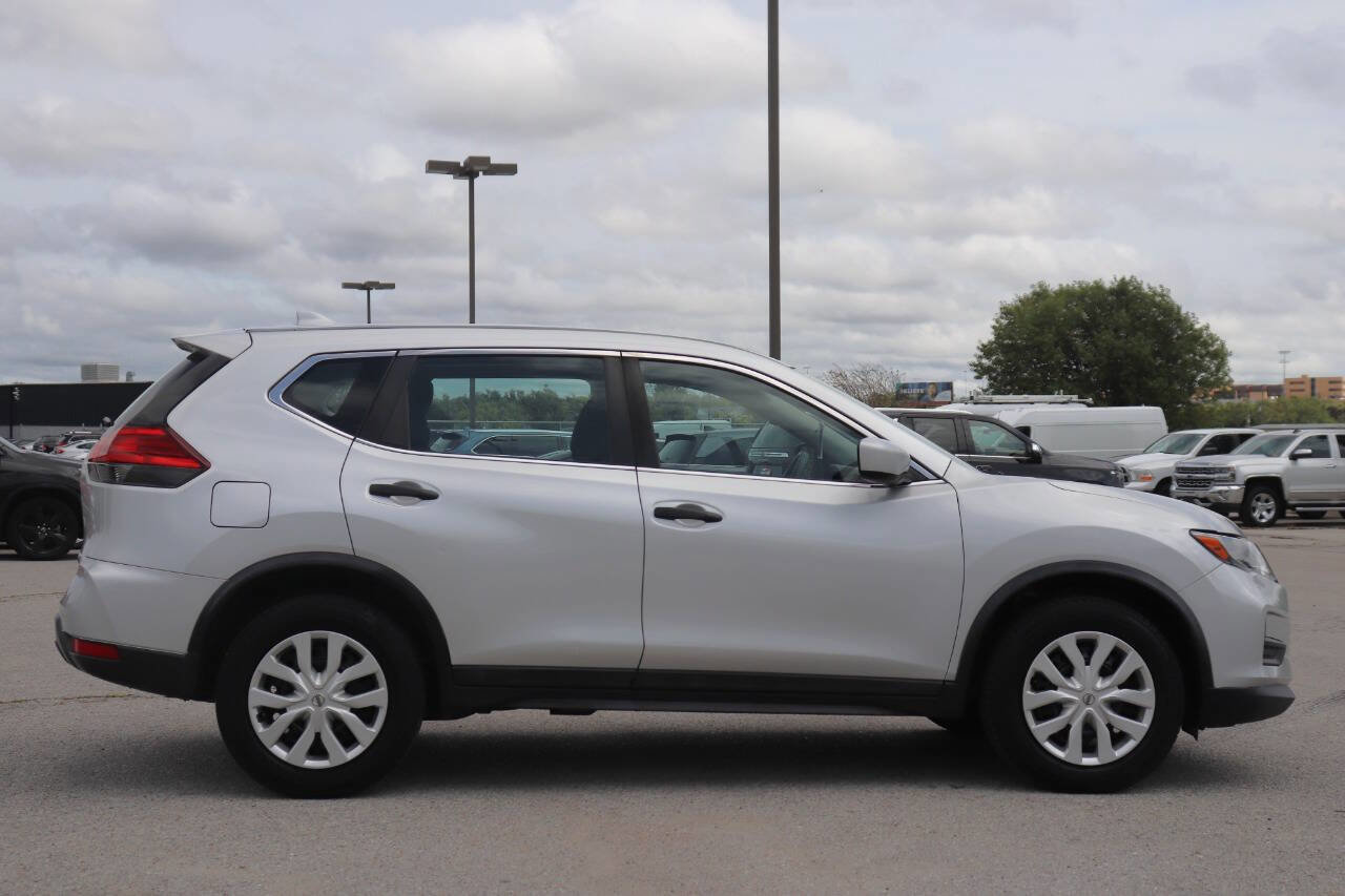 Used 2018 Nissan Rogue S image 7