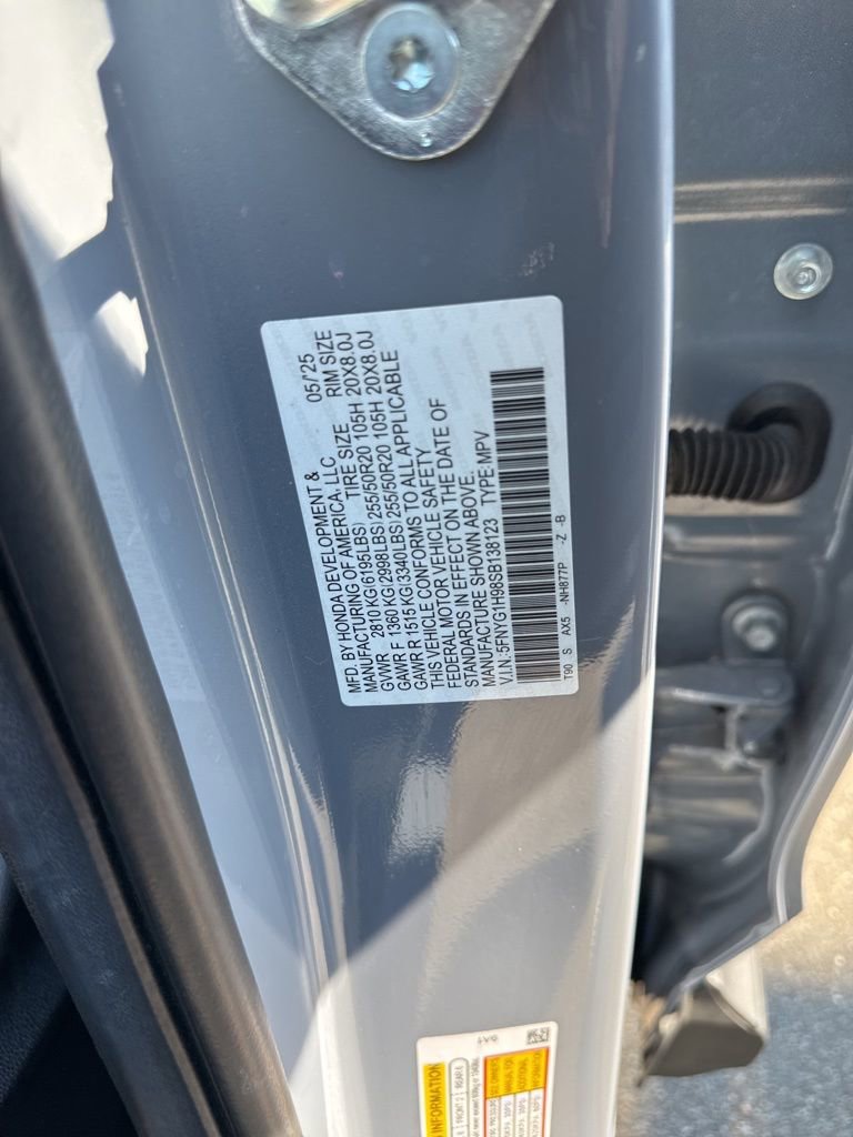 Used 2025 Honda Pilot Black Edition image 40