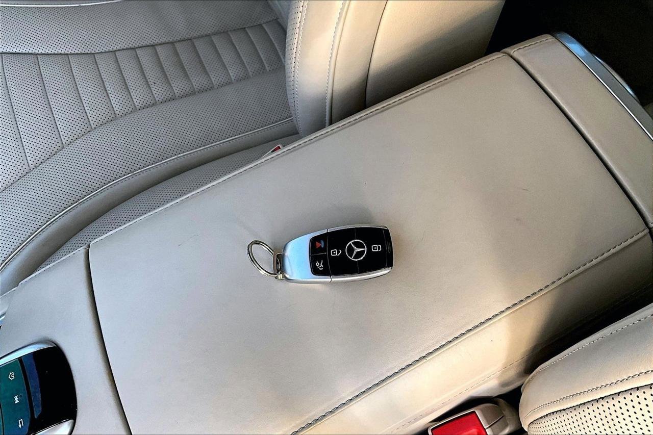 Used 2019 Mercedes-Benz S 560 Sedan image 35