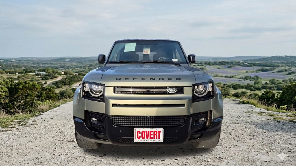 Used 2024 Land Rover Defender 130 X-Dynamic SE image 2