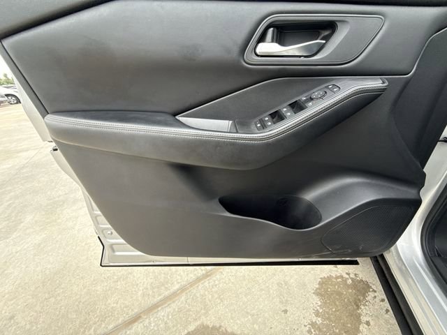 Used 2024 Nissan Rogue SV AWD/4WD image 13