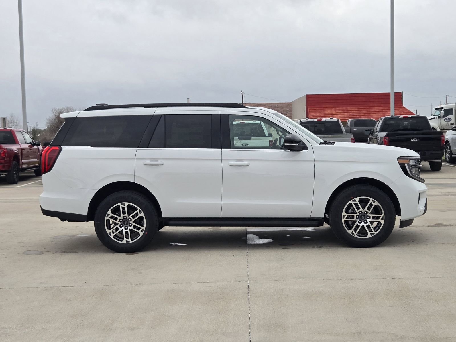 New 2026 Ford Expedition Active image 6