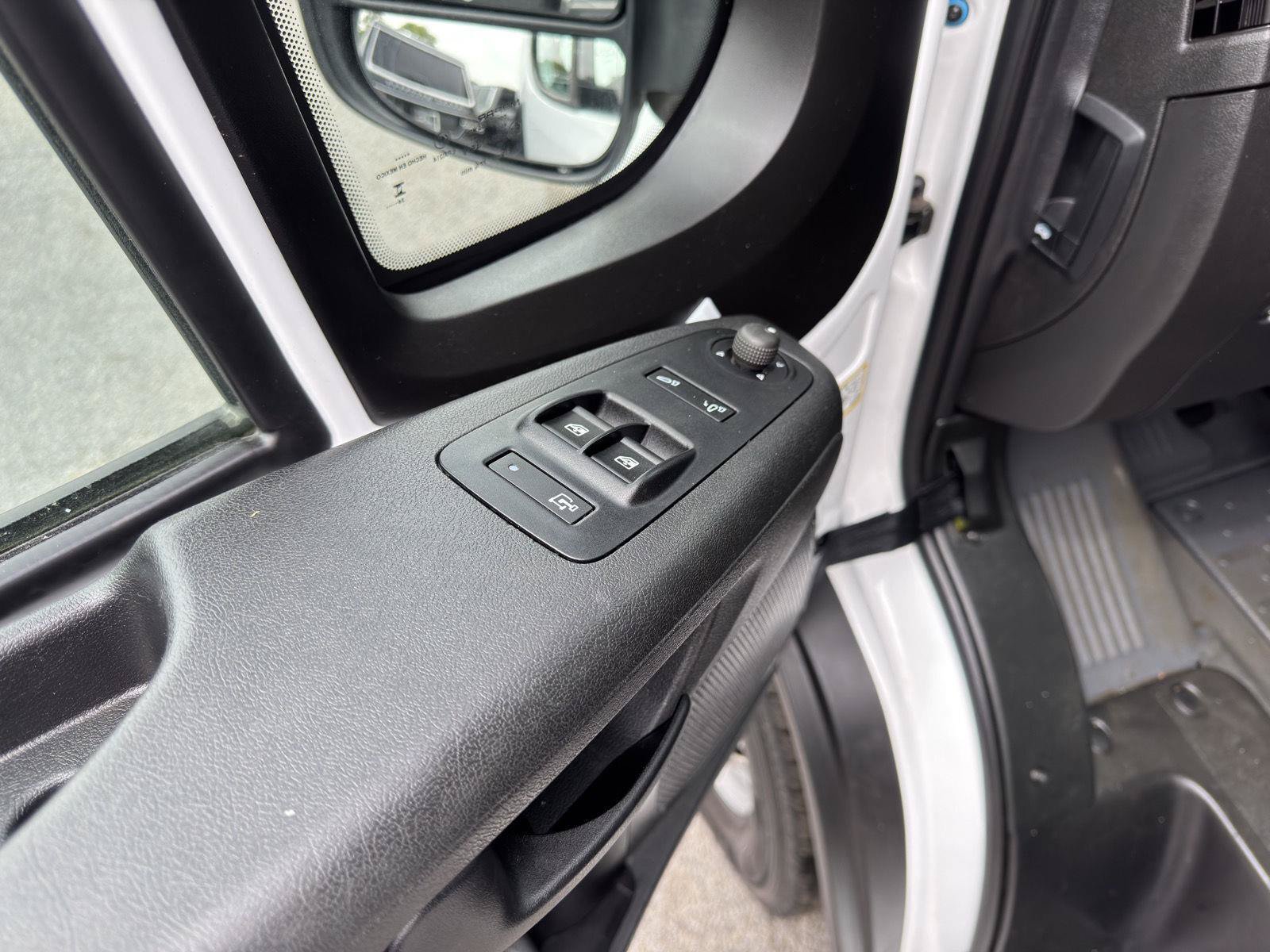 Used 2025 RAM ProMaster 2500 w/ Convenience Group FWD image 25