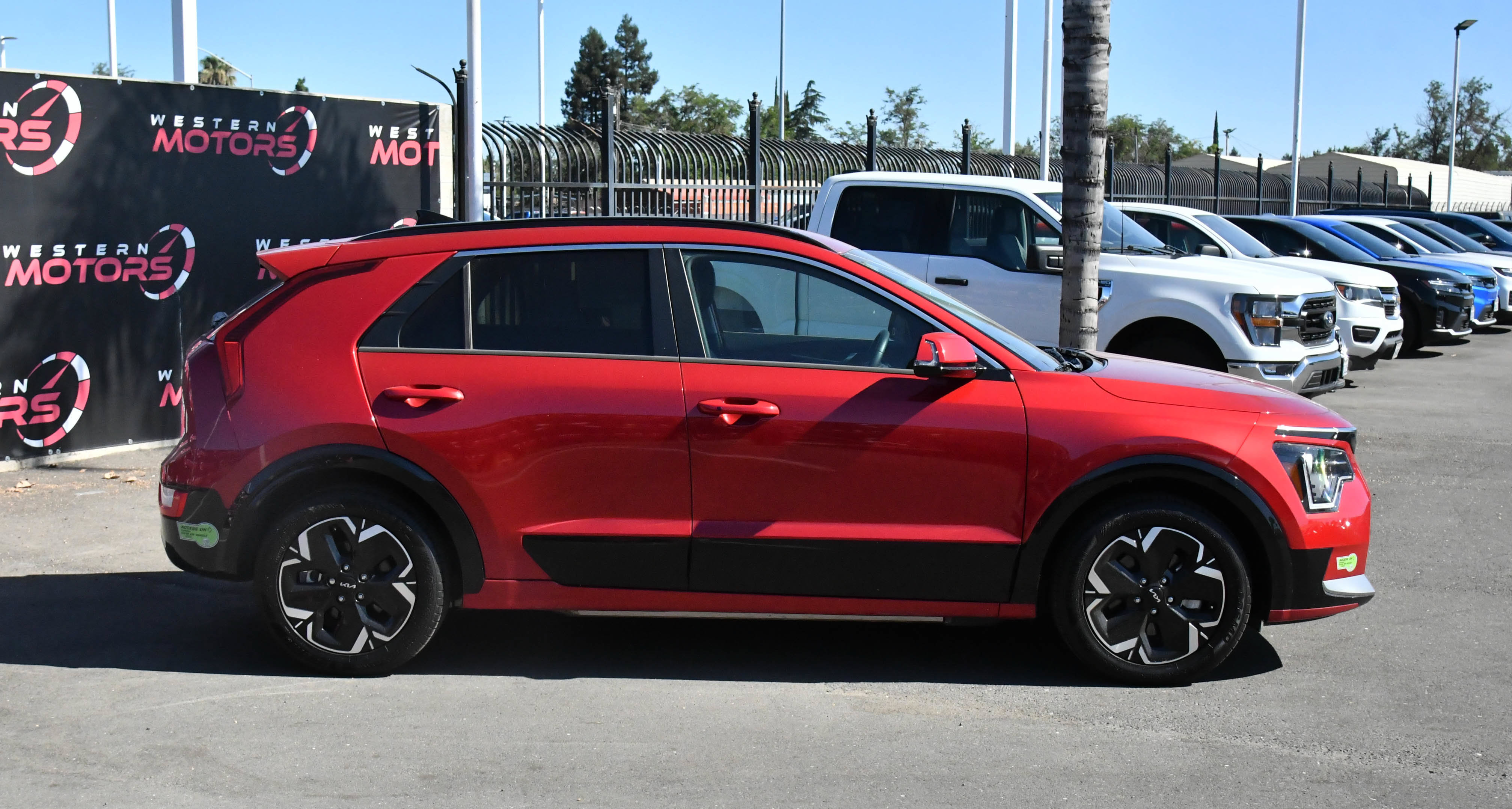 Used 2023 Kia Niro Wind FWD image 9
