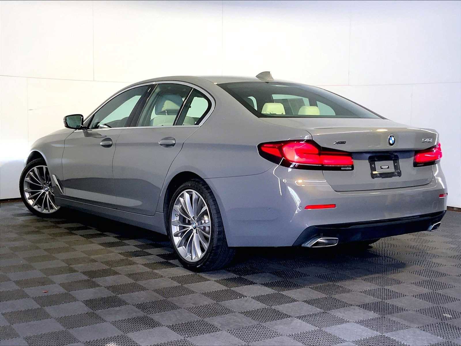 Used 2021 BMW 540i xDrive w/ Premium Package AWD/4WD image 3