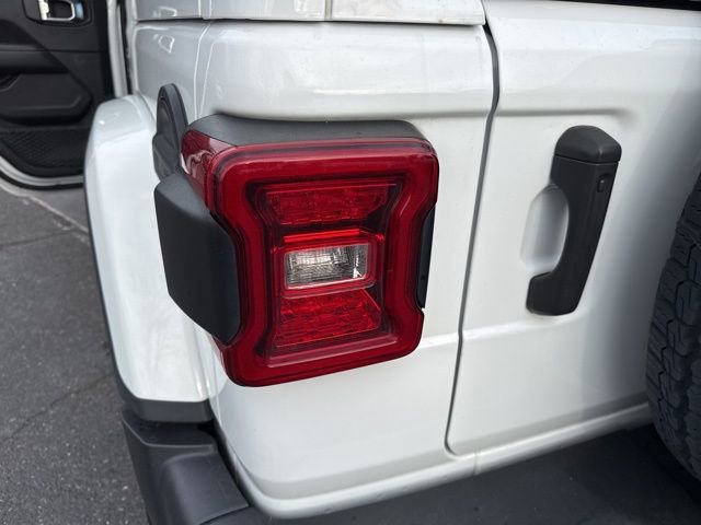 Used 2022 Jeep Wrangler Unlimited Sahara w/ LED Lighting Group image 37