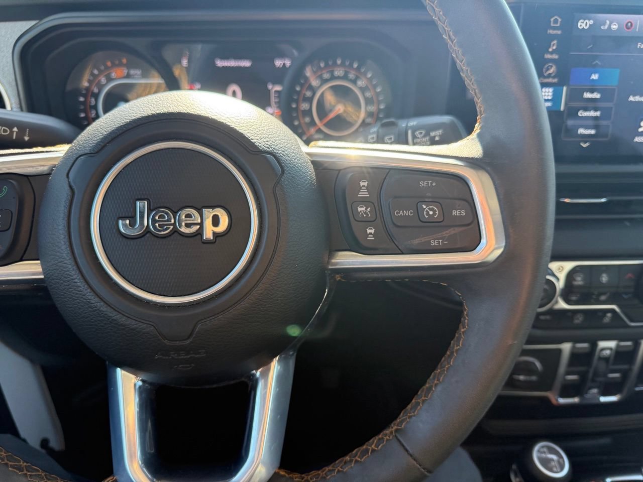 Used 2024 Jeep Wrangler Unlimited Sahara w/ Safety Group AWD/4WD image 20