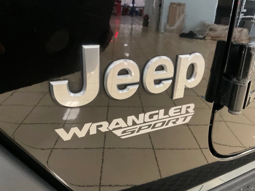 Used 2018 Jeep Wrangler Sport AWD/4WD image 23