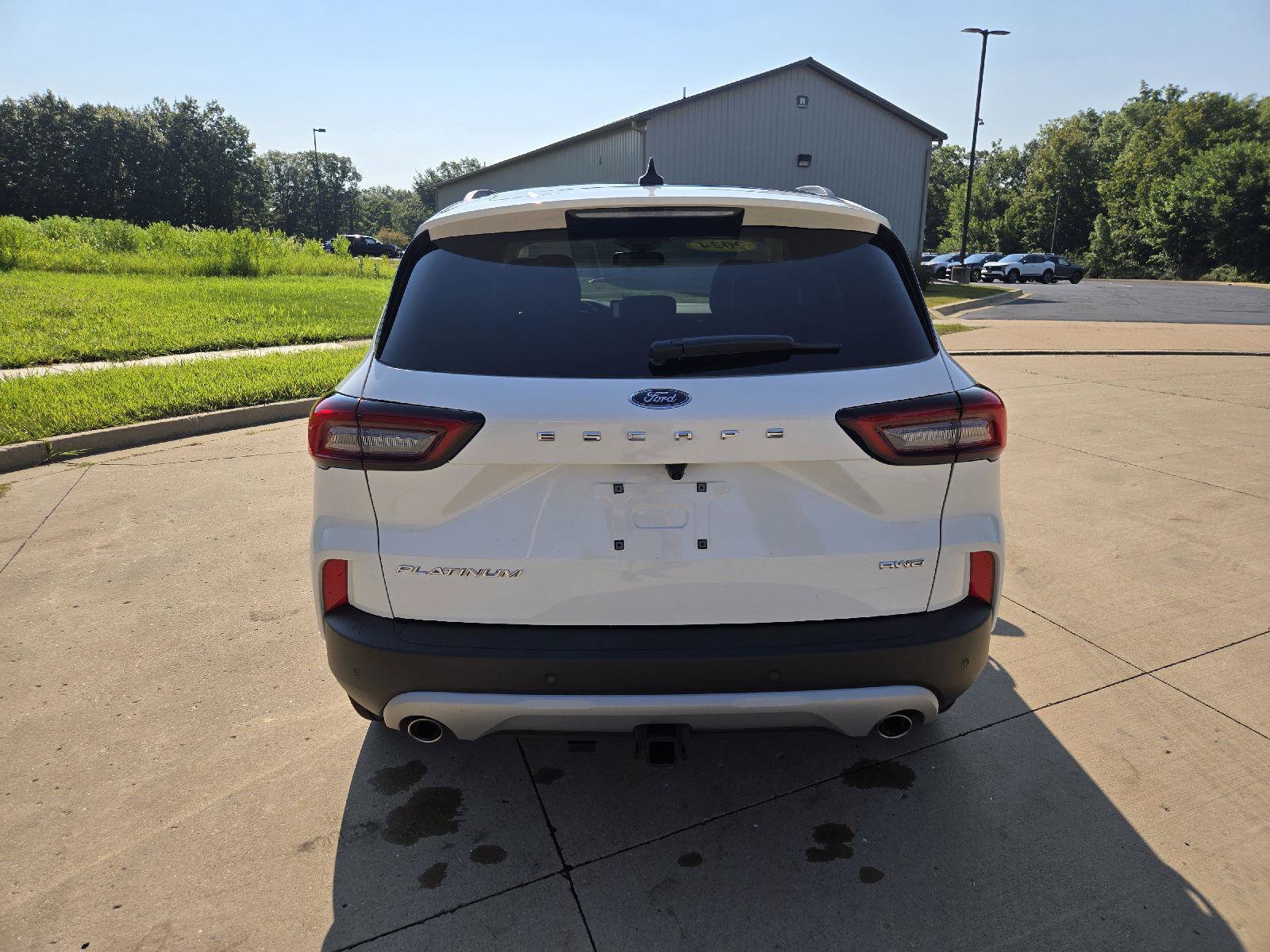 Used 2024 Ford Escape Platinum w/ Class II Trailer Tow Package AWD/4WD image 8