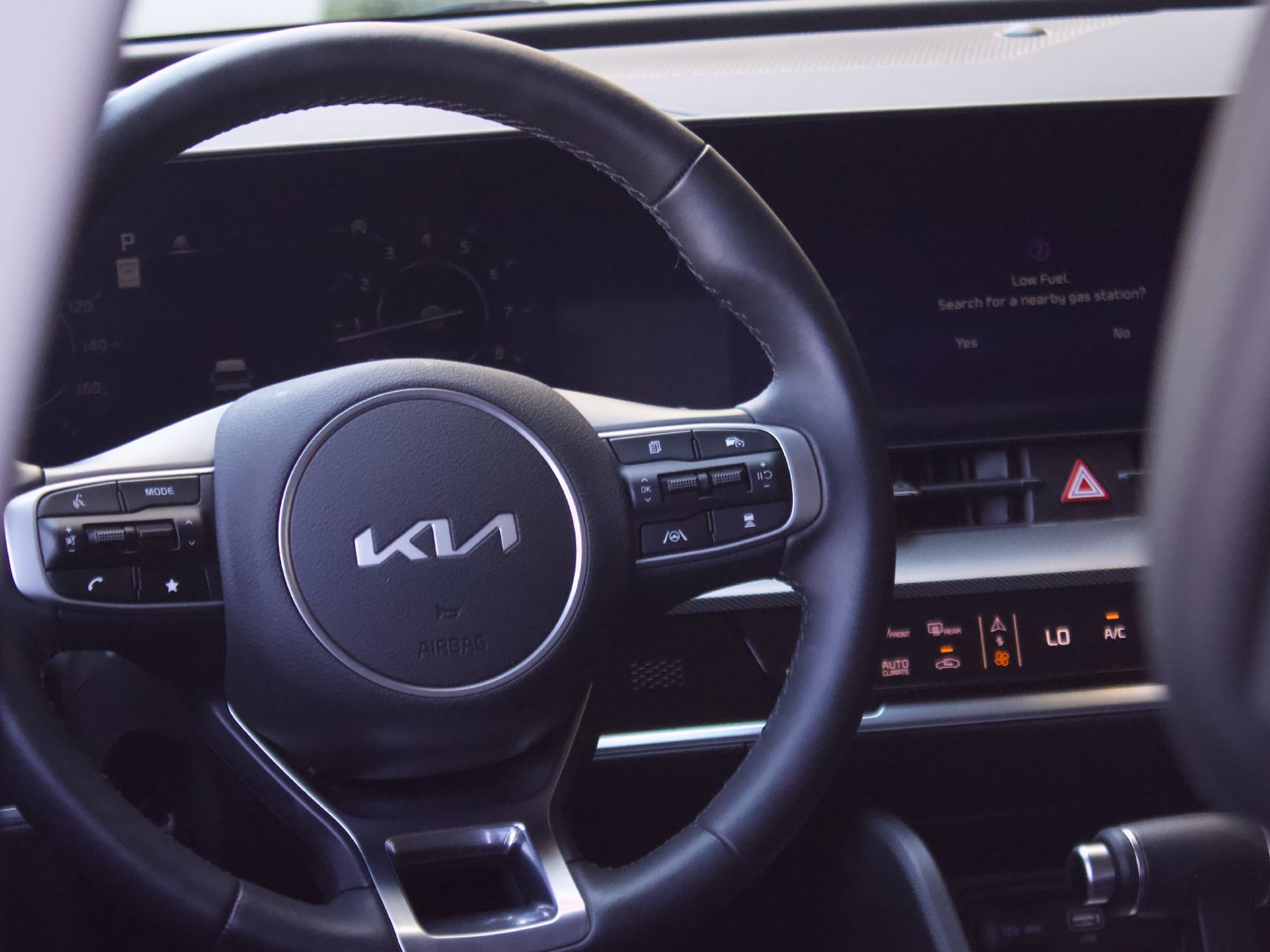 Used 2025 Kia Sportage SX FWD image 27