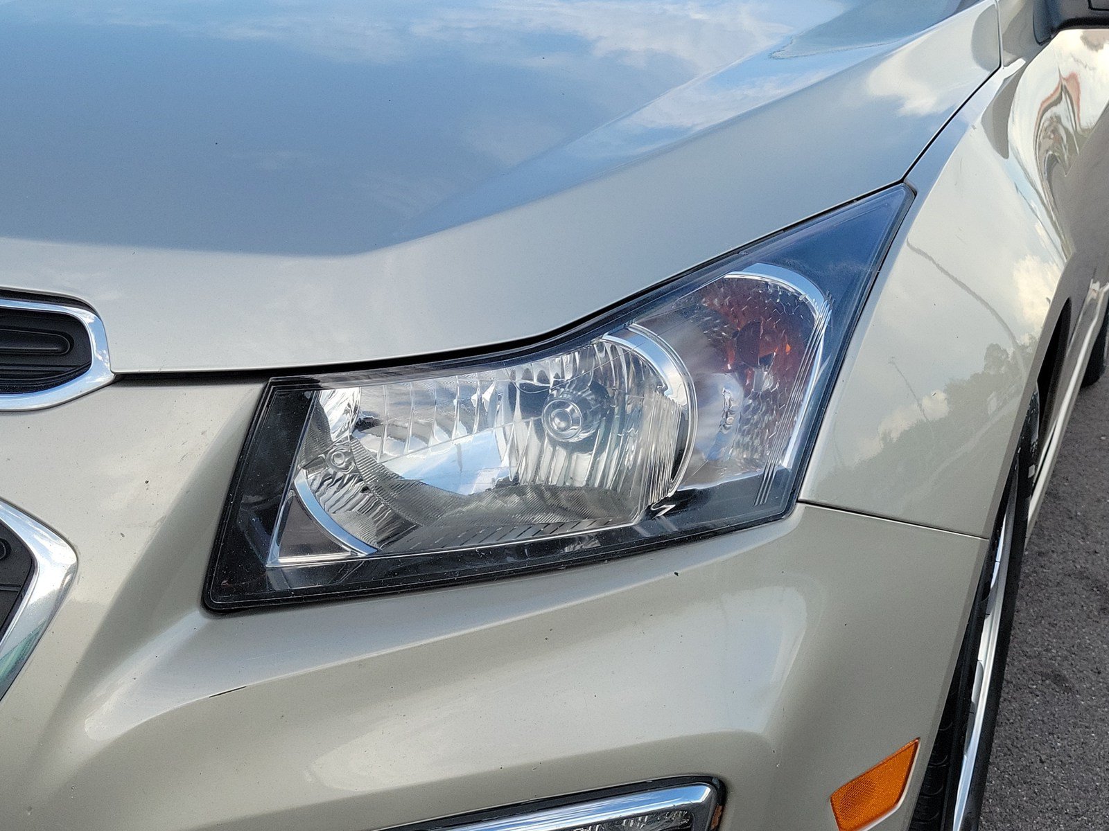Used 2015 Chevrolet Cruze LT w/ Enhanced Safety Package FWD image 10