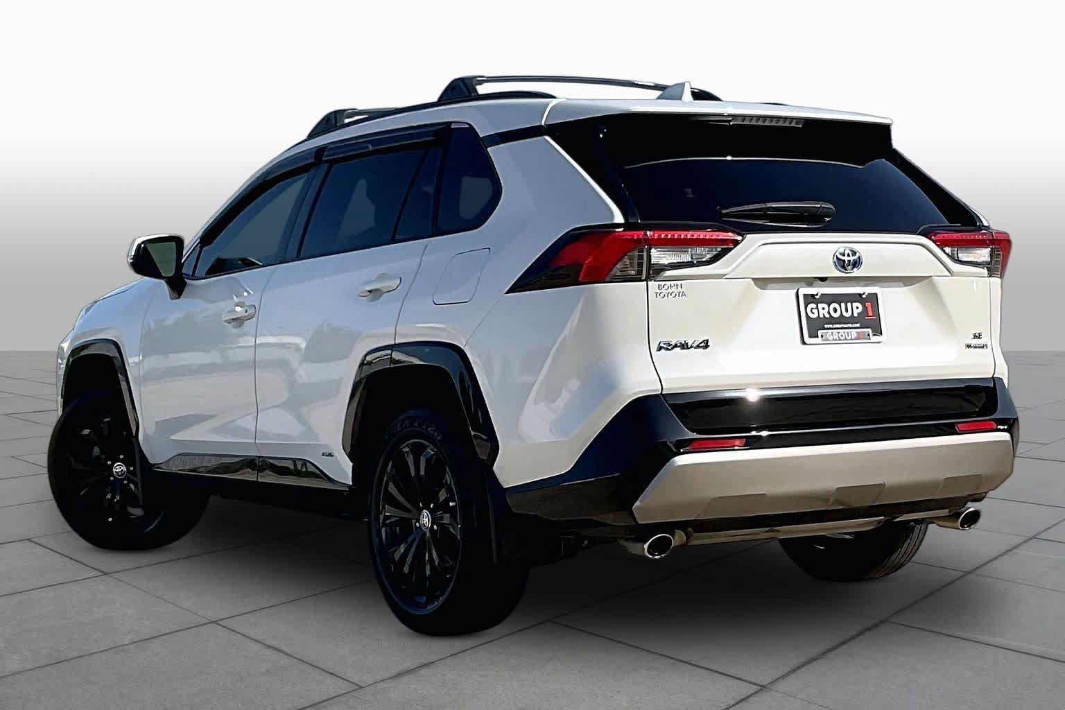 Used 2022 Toyota RAV4 SE AWD/4WD image 12