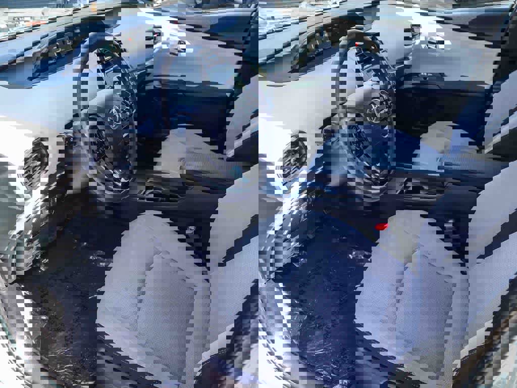 Used 2019 Toyota Prius LE image 15