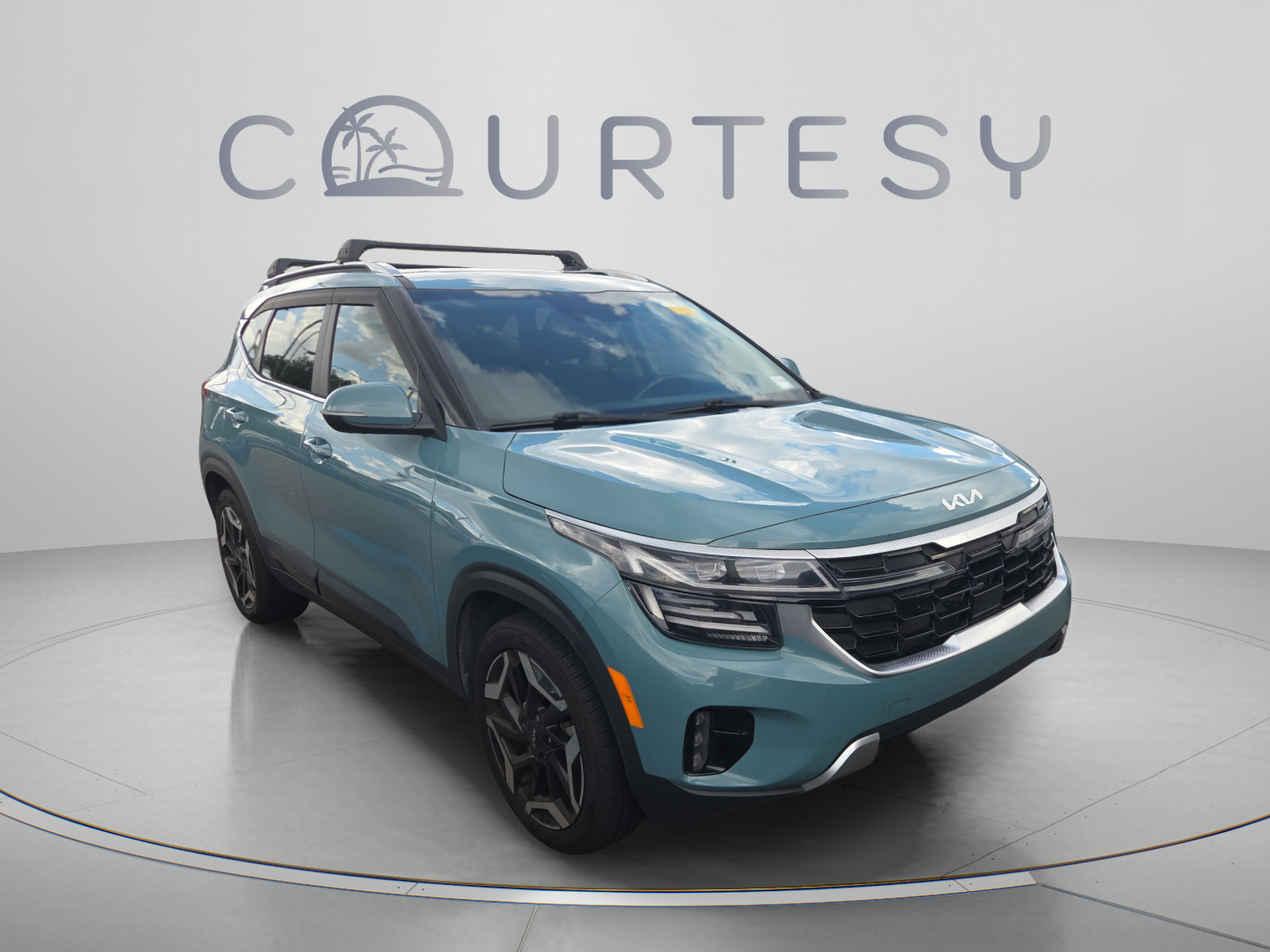 Used 2024 Kia Seltos SX w/ SX Sunroof Package AWD/4WD image 3
