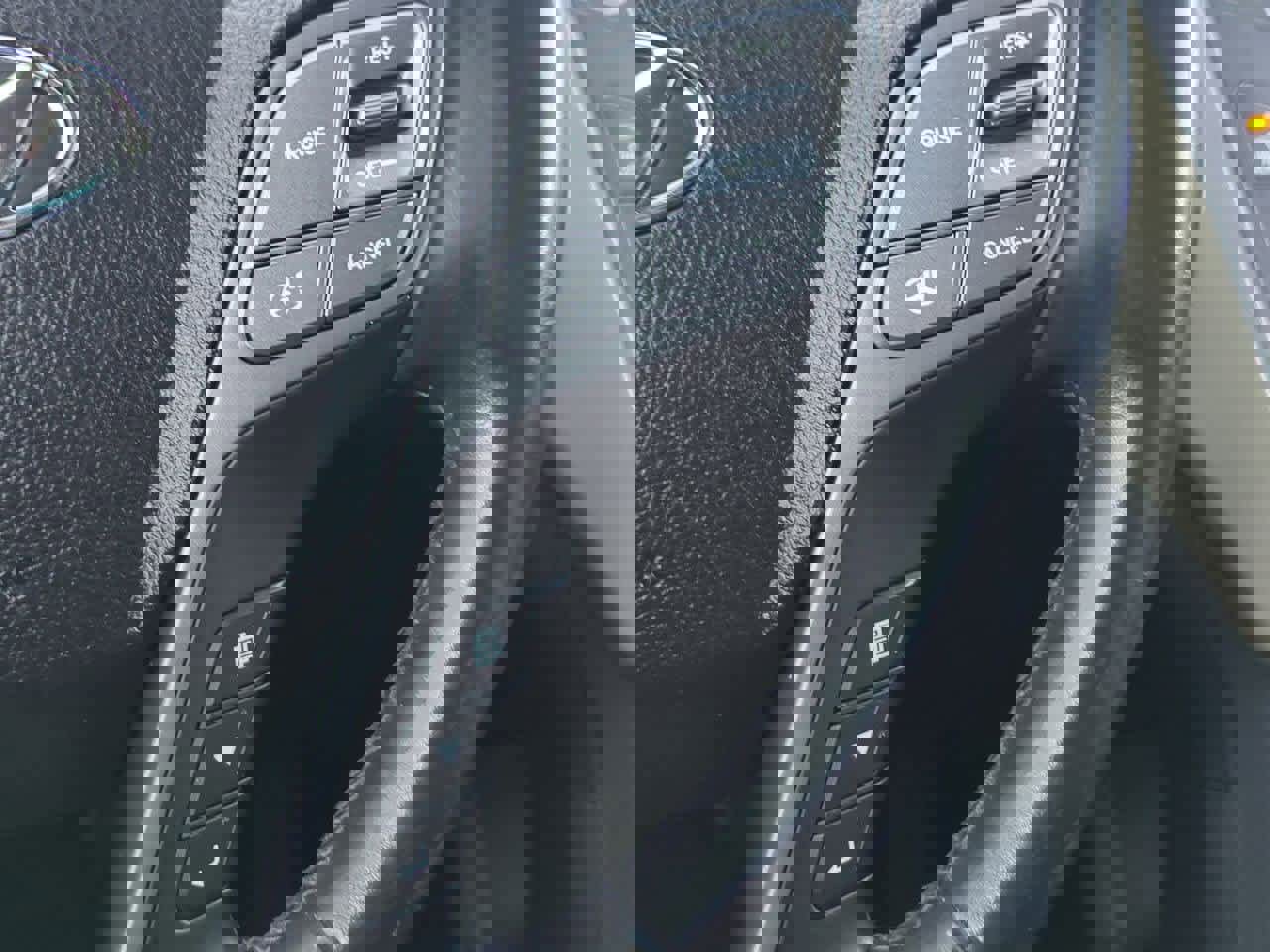 Used 2014 Hyundai Santa Fe Sport 2.0T image 23