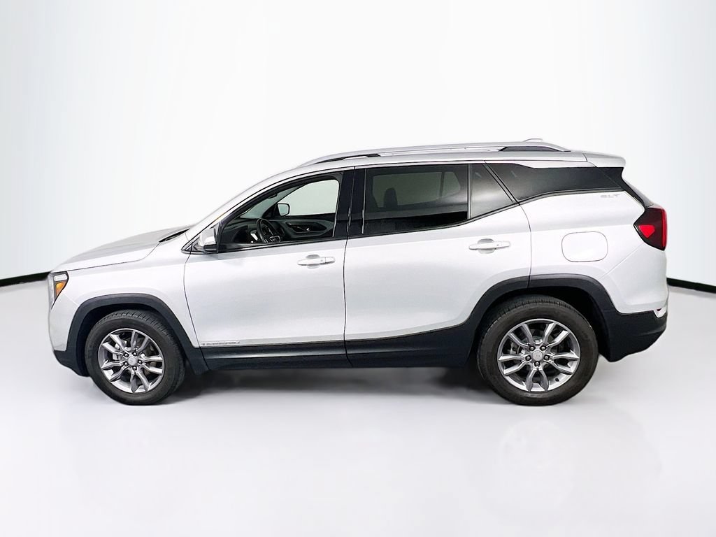 Used 2022 GMC Terrain SLT w/ Infotainment Package II AWD/4WD image 4