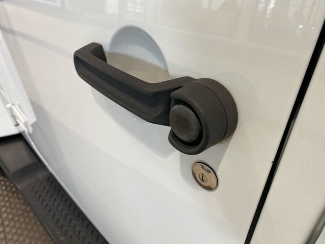 Used 2017 Jeep Wrangler Unlimited Sahara w/ Connectivity Group image 9