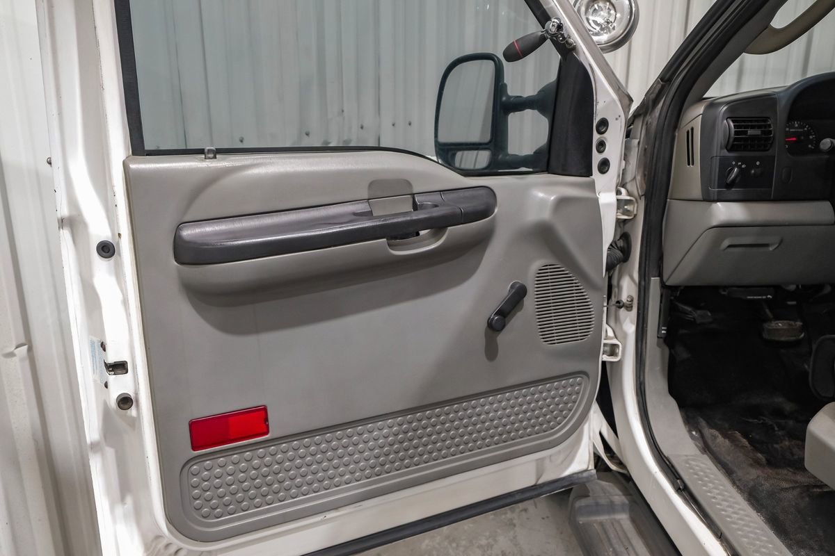 Used 2006 Ford F250 XL RWD image 21