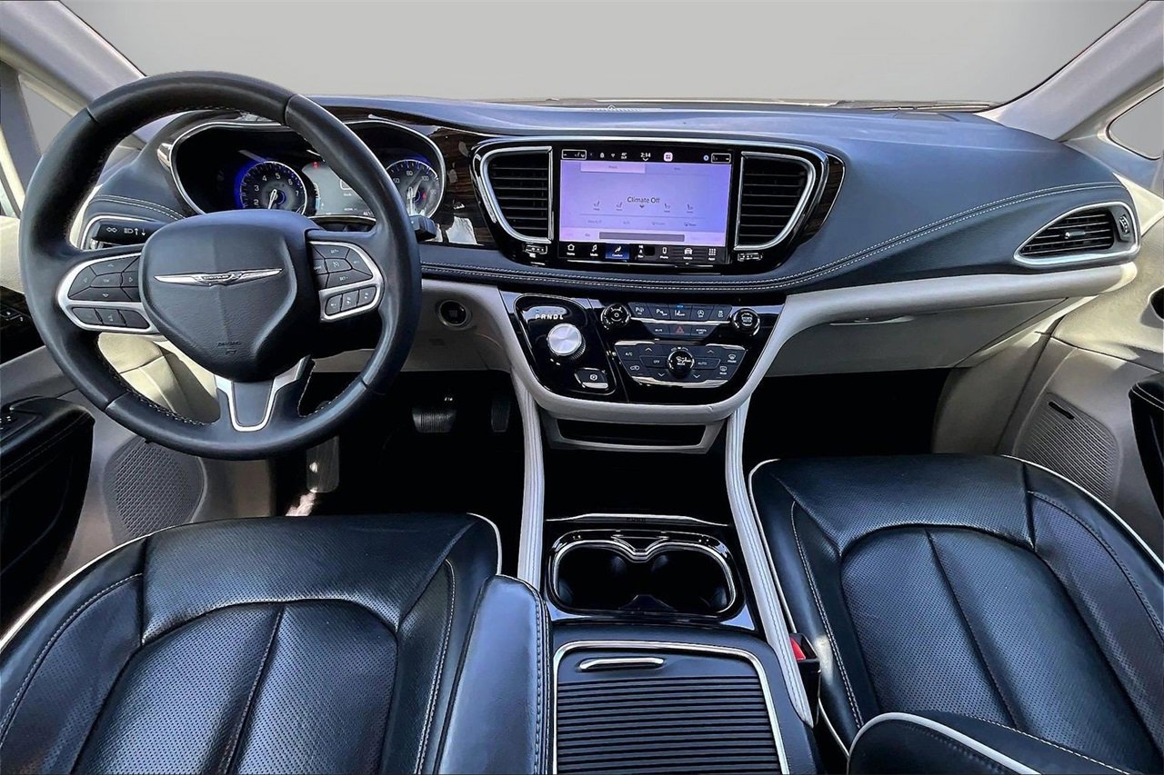 Certified 2022 Chrysler Pacifica Limited image 15