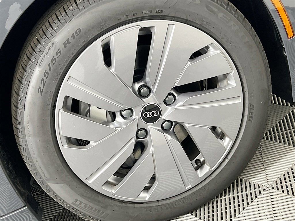 New 2025 Audi A6 e-tron Premium image 16